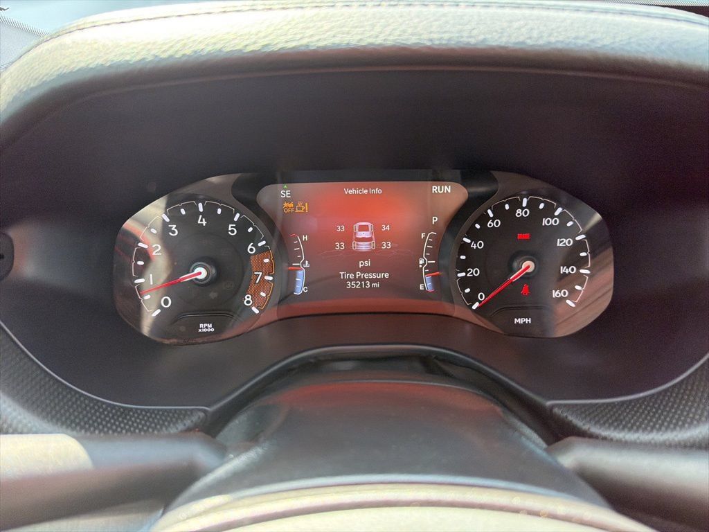 Used 2025 Jeep Compass Trailhawk AWD/4WD image 12