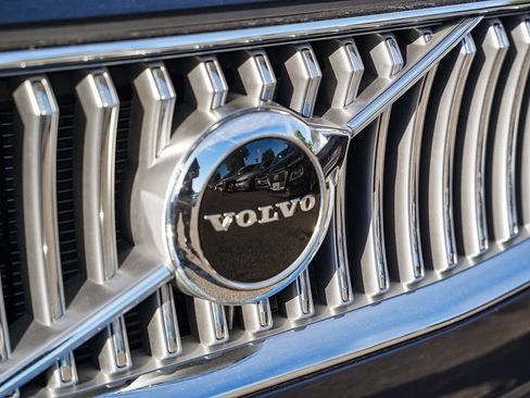 Used 2022 Volvo XC90 T8 Inscription w/ Climate Package image 5