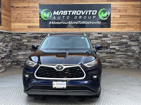 Used 2020 Toyota Highlander XLE AWD/4WD image 6