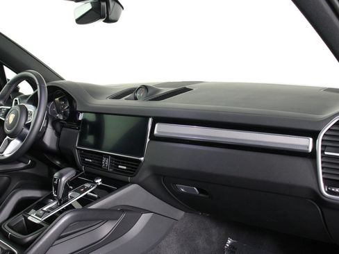 Certified 2022 Porsche Cayenne Platinum Edition AWD/4WD image 24