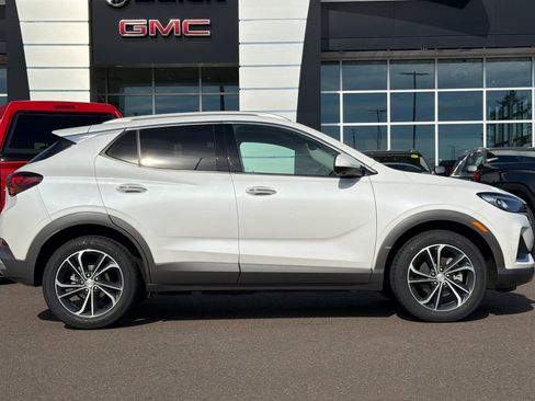 Used 2021 Buick Encore GX Essence w/ Advanced Technology Package image 3