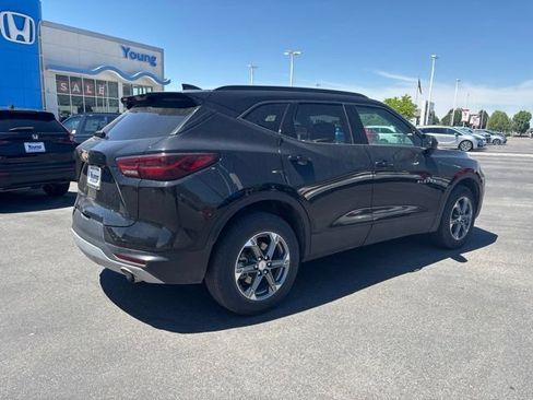 Used 2025 Chevrolet Blazer LT w/ Convenience Package AWD/4WD image 3