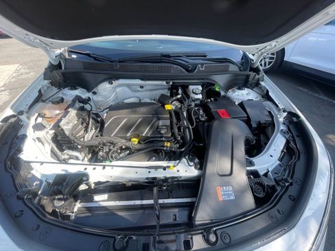 Used 2025 Buick Envista Sport Touring image 32