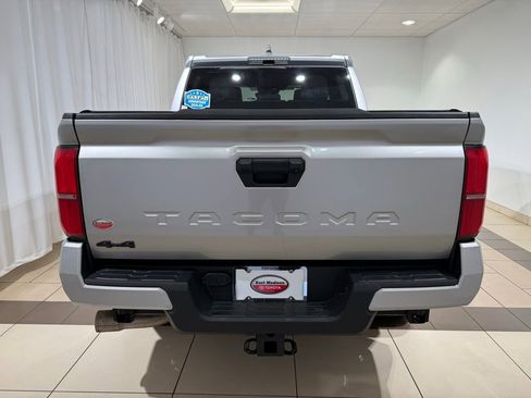 Certified 2024 Toyota Tacoma TRD Off-Road AWD/4WD image 4