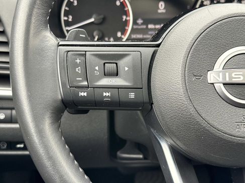 Used 2023 Nissan Rogue SV w/ SV Premium B Package image 15