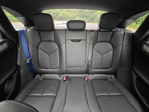 Used 2023 Porsche Macan Turbo AWD/4WD image 42