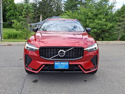 Certified 2024 Volvo XC60 B5 Plus AWD/4WD image 2