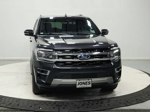 Used 2024 Ford Expedition Limited AWD/4WD image 3