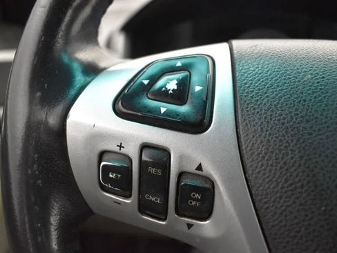 Used 2012 Ford Explorer XLT image 24