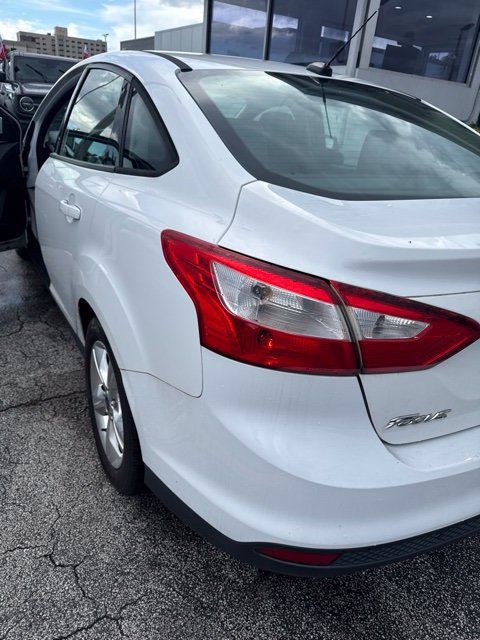 Used 2013 Ford Focus SE FWD image 6