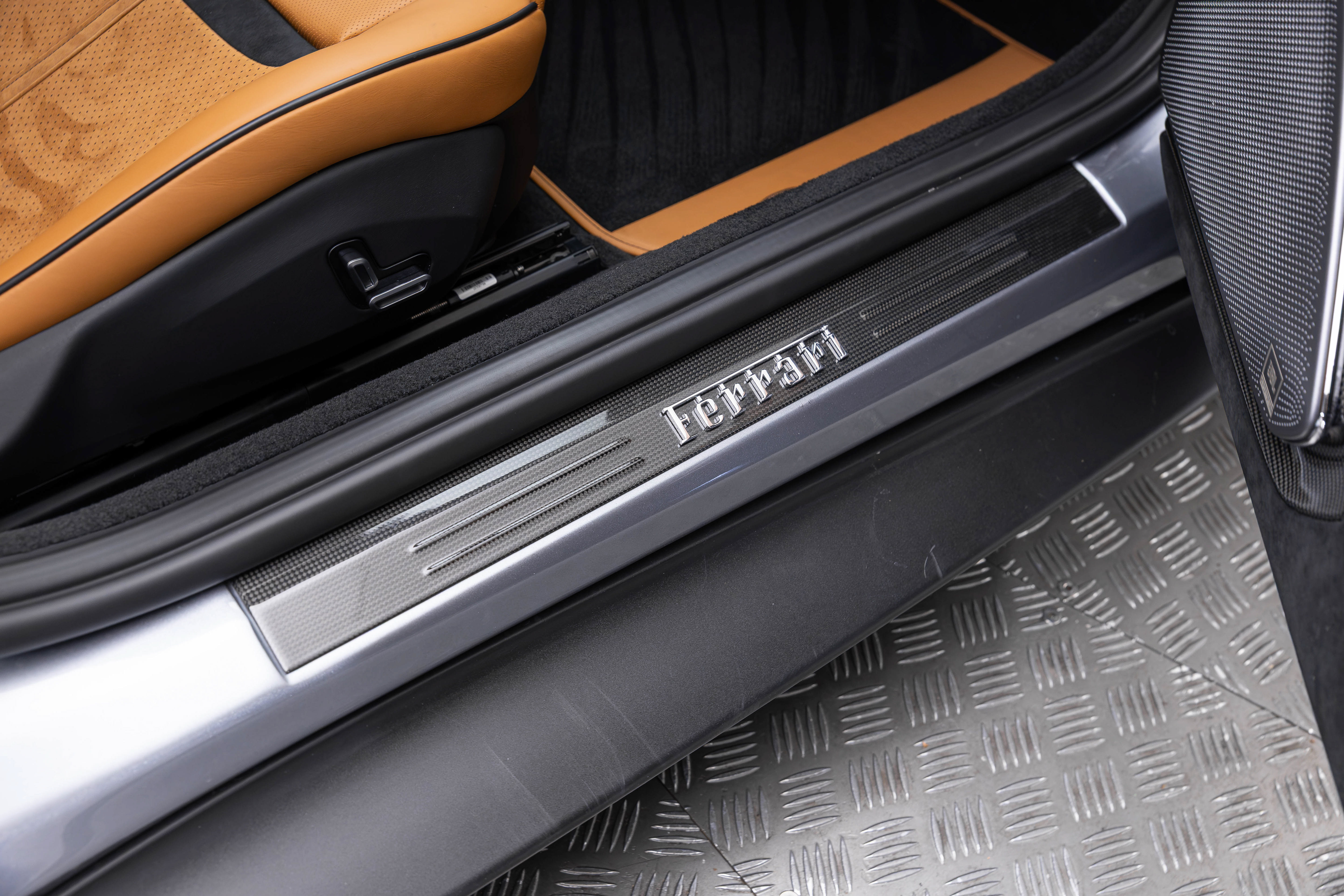 Used 2022 Ferrari Roma RWD image 39