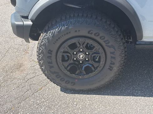 New 2026 Ford Bronco Badlands AWD/4WD image 9