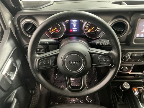 Used 2022 Jeep Wrangler Unlimited Sport AWD/4WD image 5