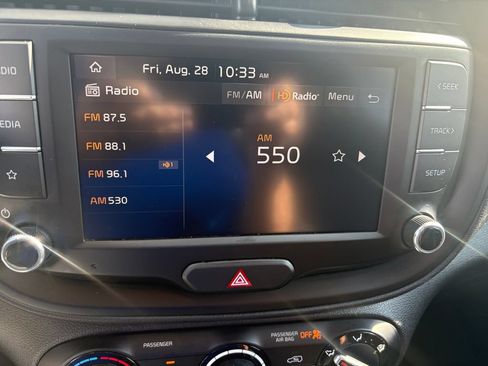 Used 2025 Kia Soul LX w/ LX Technology Package FWD image 19