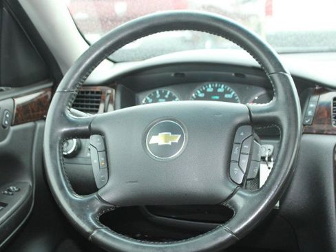 Used 2014 Chevrolet Impala LT w/ LT Sunroof Package image 13