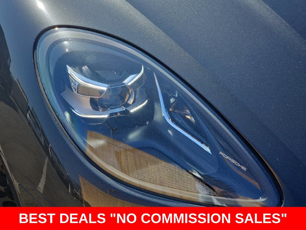 Used 2021 Porsche Macan w/ Premium Package AWD/4WD image 34