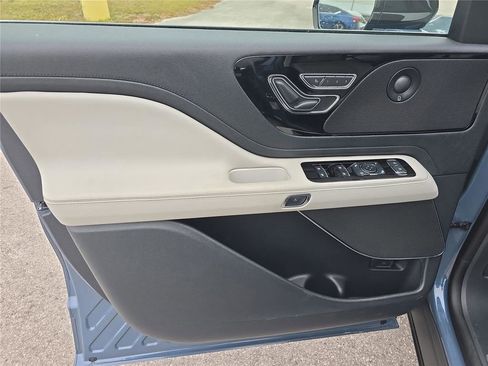 New 2026 Lincoln Aviator Reserve image 16
