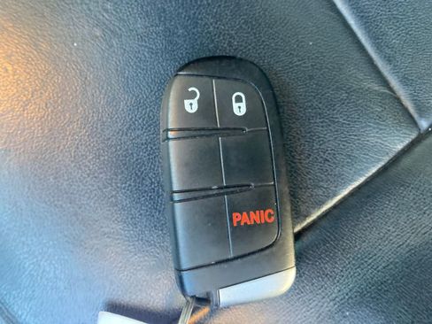 Used 2017 Jeep Grand Cherokee Limited image 39