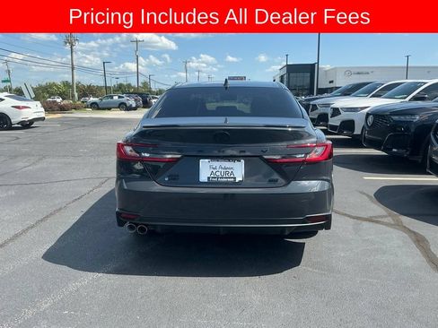 Used 2025 Toyota Camry SE w/ Convenience Package AWD/4WD image 4