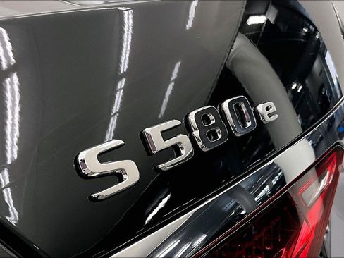 Used 2026 Mercedes-Benz S 580e 4MATIC Sedan image 32