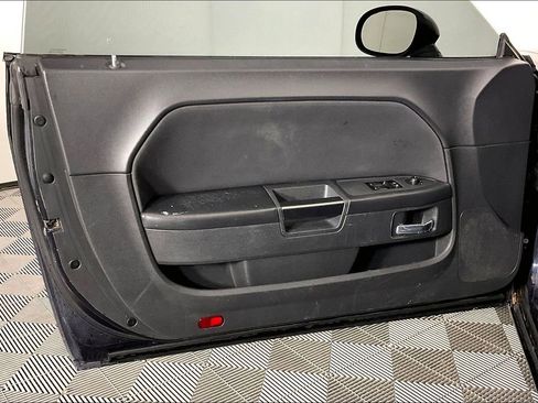 Used 2012 Dodge Challenger SXT image 23