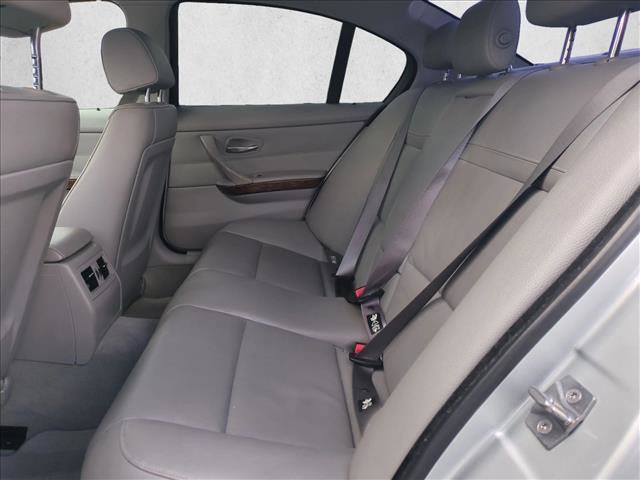 Used 2010 BMW 328i Sedan RWD image 17