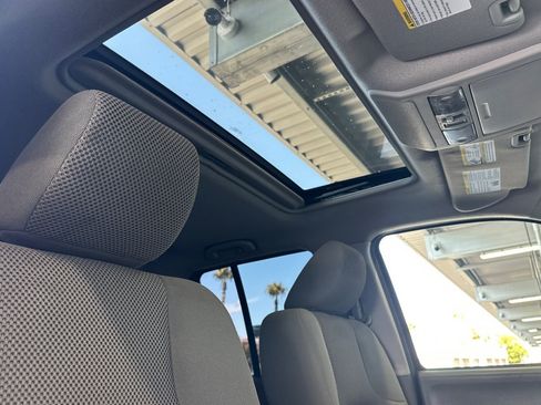 Used 2016 Nissan Frontier SV w/ SV Value Truck Package RWD image 15