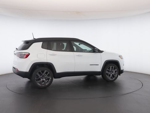 New 2026 Jeep Compass Limited image 28