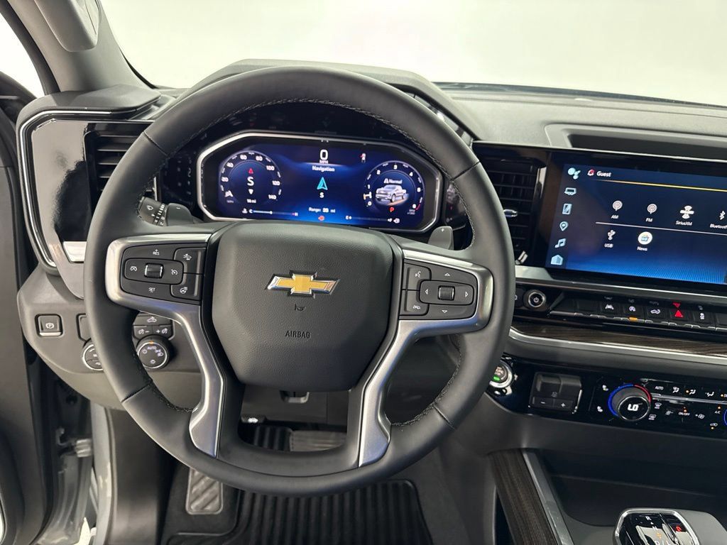Used 2026 Chevrolet Silverado 1500 LT w/ Leather Package RWD image 11