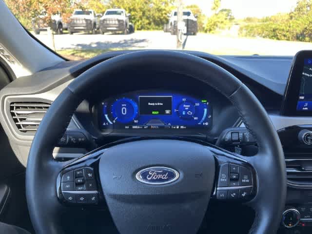 Used 2022 Ford Escape SEL w/ Technology Package FWD image 19