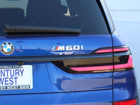 Used 2025 BMW X7 M60i w/ Executive Package image 6