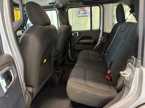 Used 2020 Jeep Wrangler Unlimited Sahara AWD/4WD image 13
