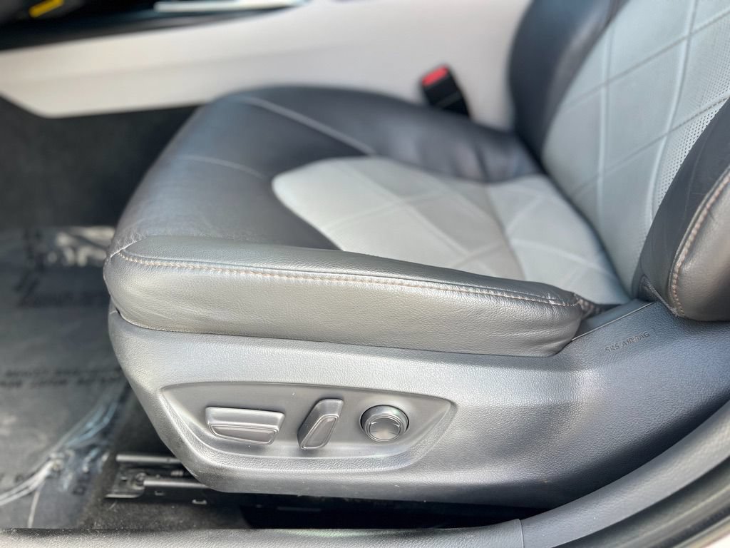 Used 2019 Toyota Camry XLE w/ Driver Assist Package FWD image 24