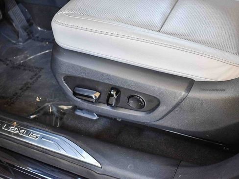 Used 2025 Lexus RX 350 w/ Convenience Package image 21