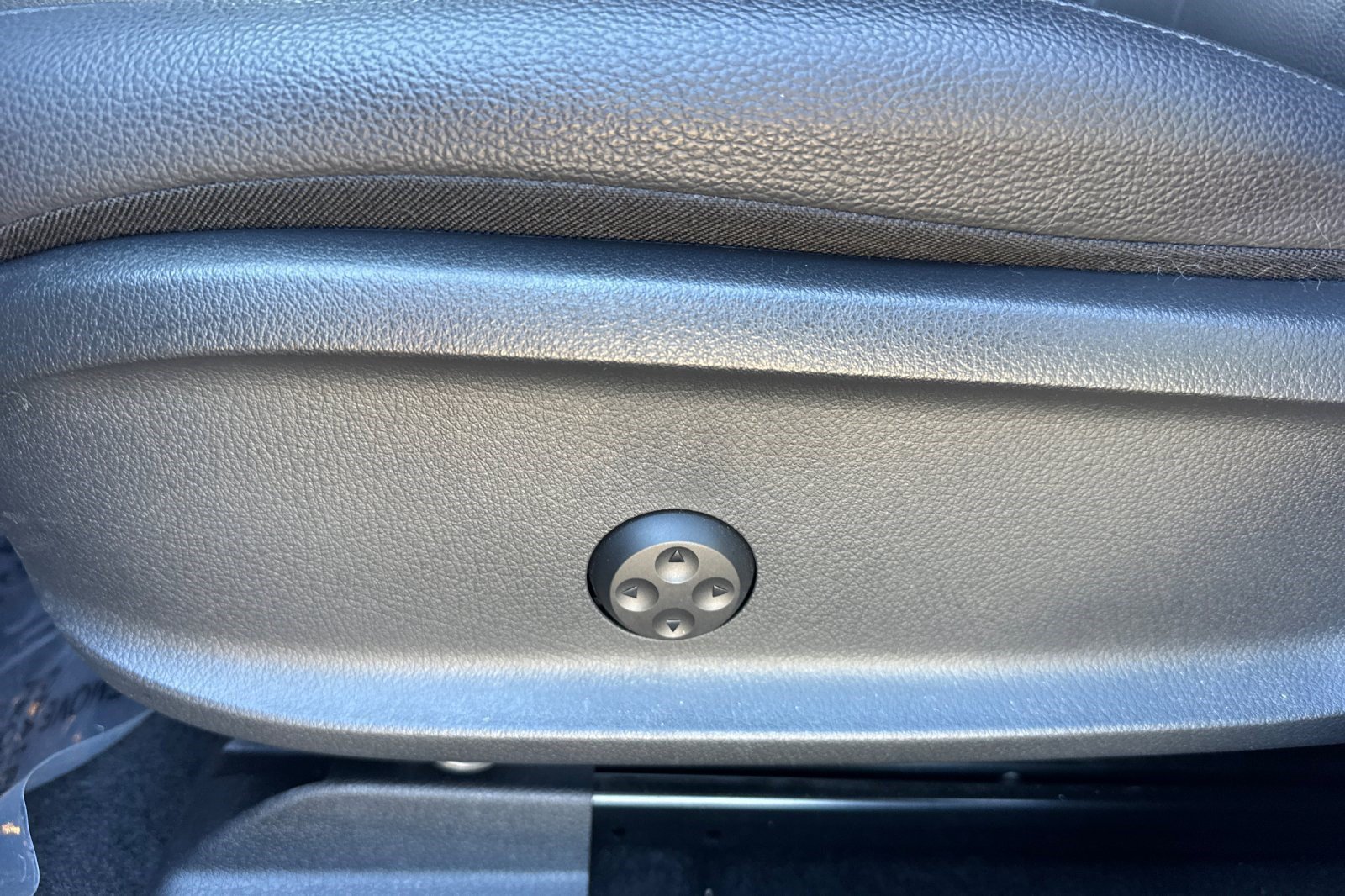 Certified 2023 Mercedes-Benz EQB 300 4MATIC image 15
