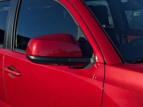 Used 2018 Toyota Tacoma SR5 image 8