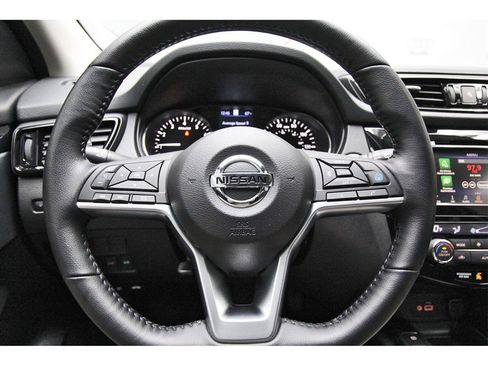 Certified 2022 Nissan Rogue Sport SL image 11