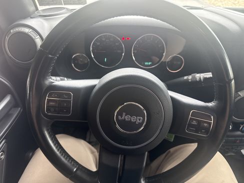 Used 2016 Jeep Wrangler Unlimited Sport w/ Connectivity Group AWD/4WD image 34