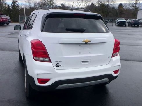 Used 2020 Chevrolet Trax LT w/ LT Convenience Package FWD image 7