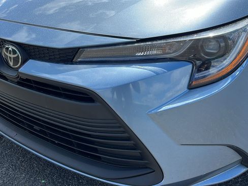 Used 2024 Toyota Corolla LE FWD image 9
