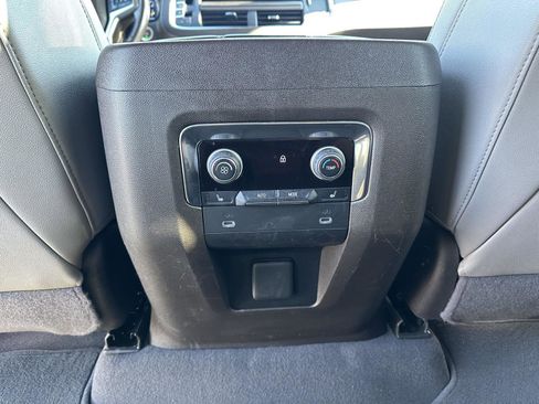 Used 2023 Chevrolet Tahoe Z71 w/ Luxury Package AWD/4WD image 15