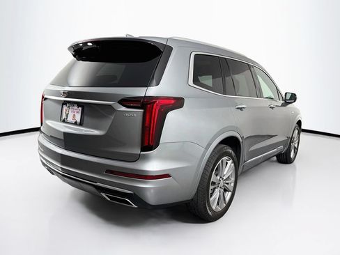Used 2025 Cadillac XT6 Premium Luxury FWD image 10