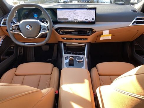 Used 2025 BMW 330i xDrive Sedan w/ Convenience Package image 9