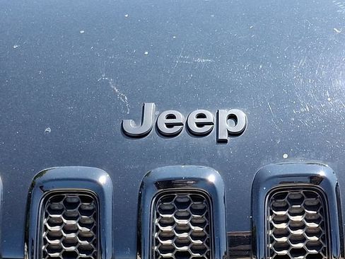 Used 2017 Jeep Cherokee Sport AWD/4WD image 9
