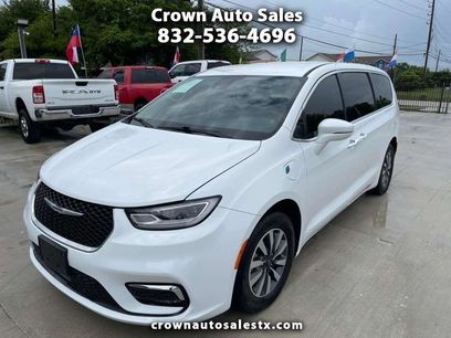 Used 2022 Chrysler Pacifica Touring-L