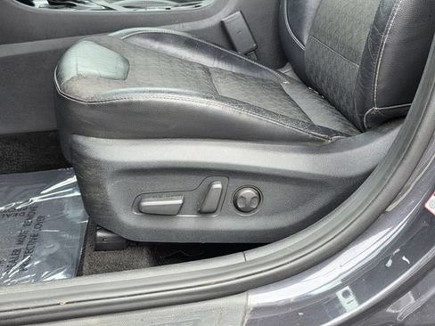 Used 2018 Kia Niro EX w/ Option Group 020 FWD image 14