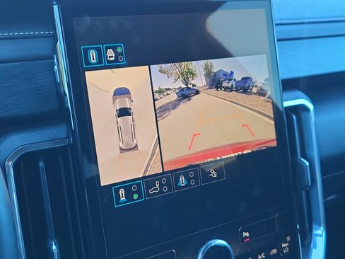 Used 2024 GMC Acadia Elevation image 23