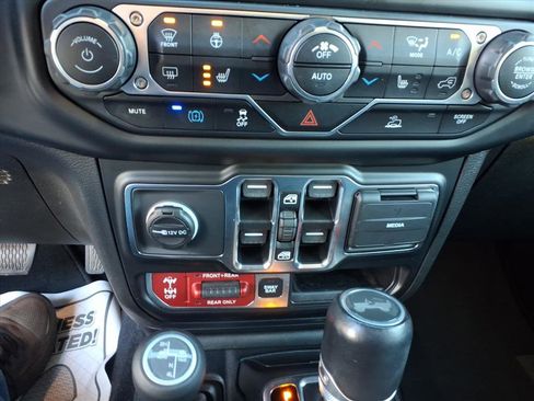 Used 2021 Jeep Wrangler Unlimited Rubicon 4xe w/ Cold Weather Group image 16