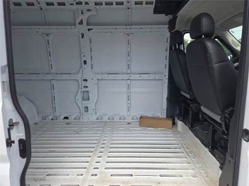 Used 2026 RAM ProMaster 2500 w/ Convenience Group FWD image 18