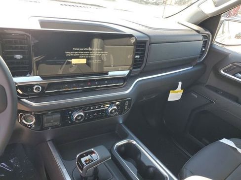 New 2026 GMC Sierra 1500 SLT image 29